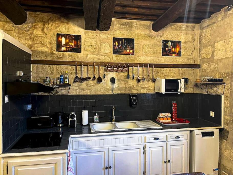 Appartement Le Moliere - Enigme Et Sauna à Pézenas Extérieur photo