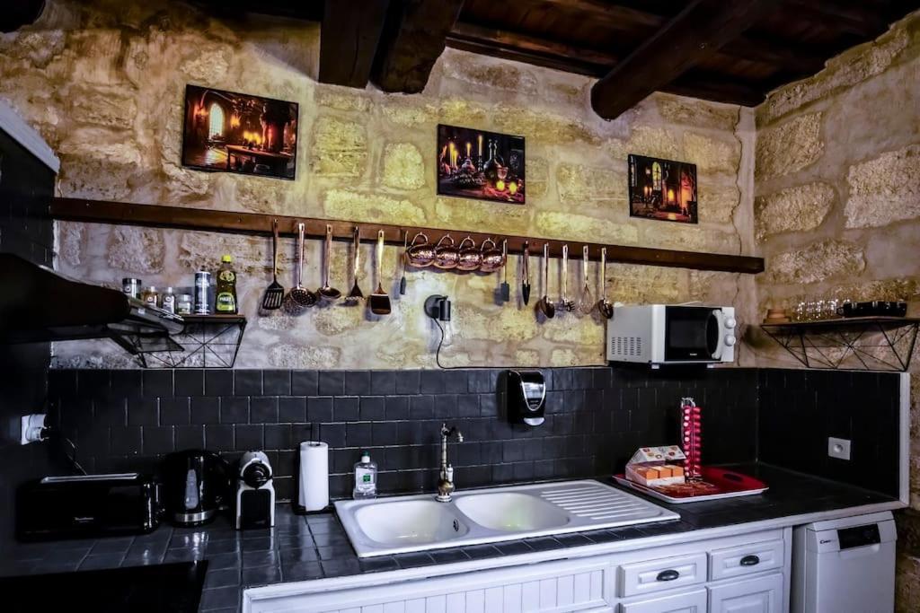 Appartement Le Moliere - Enigme Et Sauna à Pézenas Extérieur photo